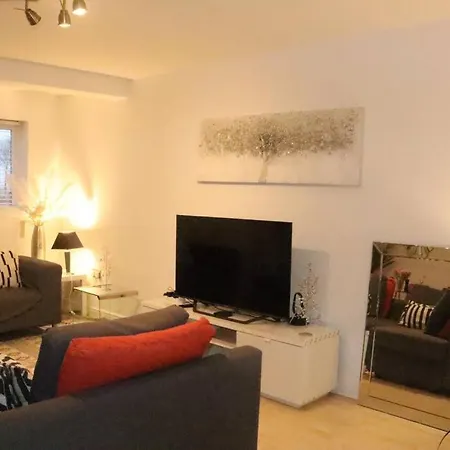 Skyline Haven - Modern 2Br Free Parking & 4Ktv Apartment London Exterior photo