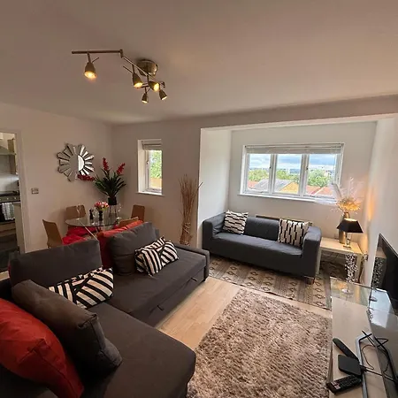 Skyline Haven - Modern 2Br Free Parking & 4Ktv Apartment London Exterior photo