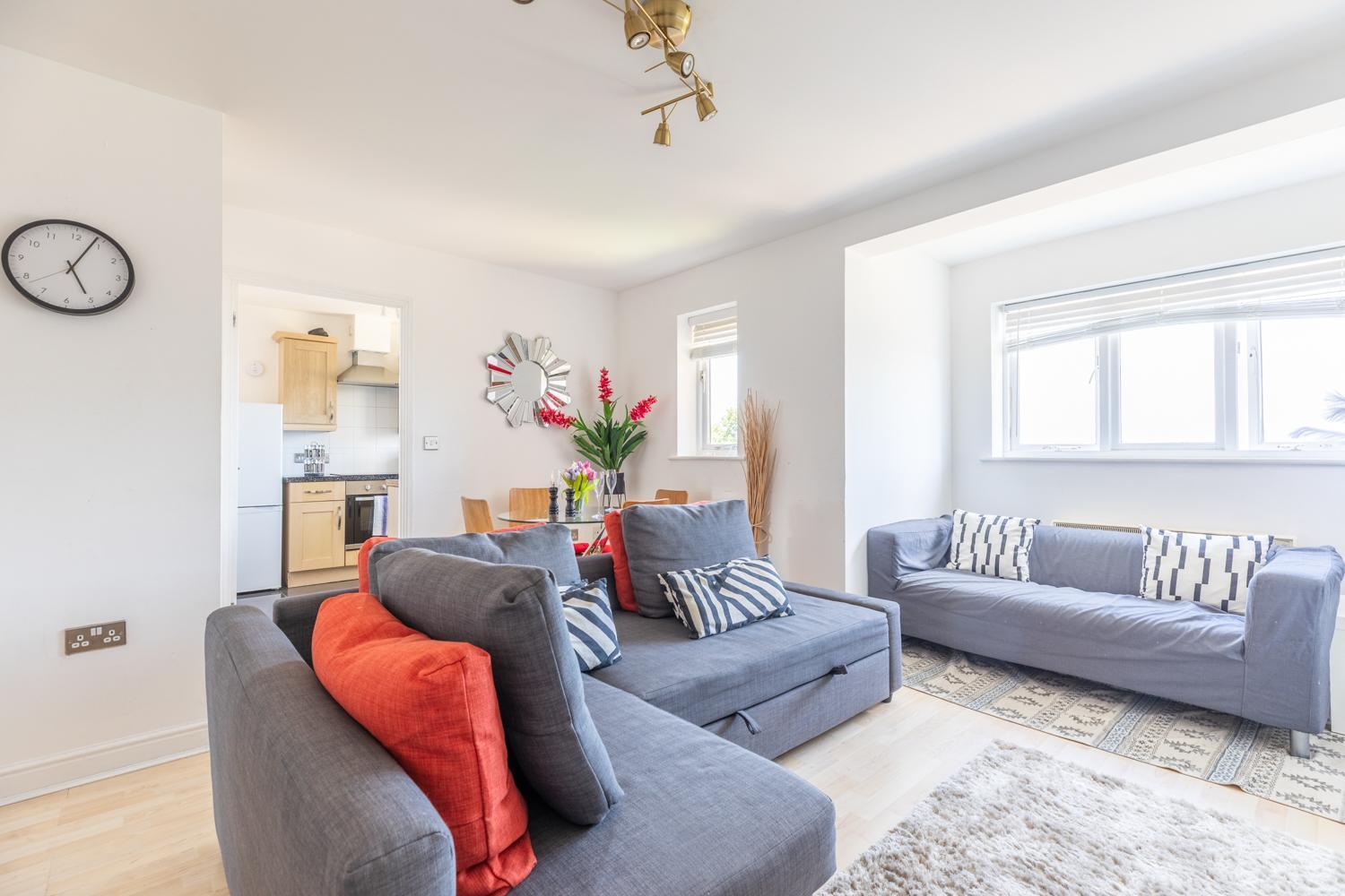 Skyline Haven - Modern 2b, Parking, Wifi & 4ktv Appartement *
