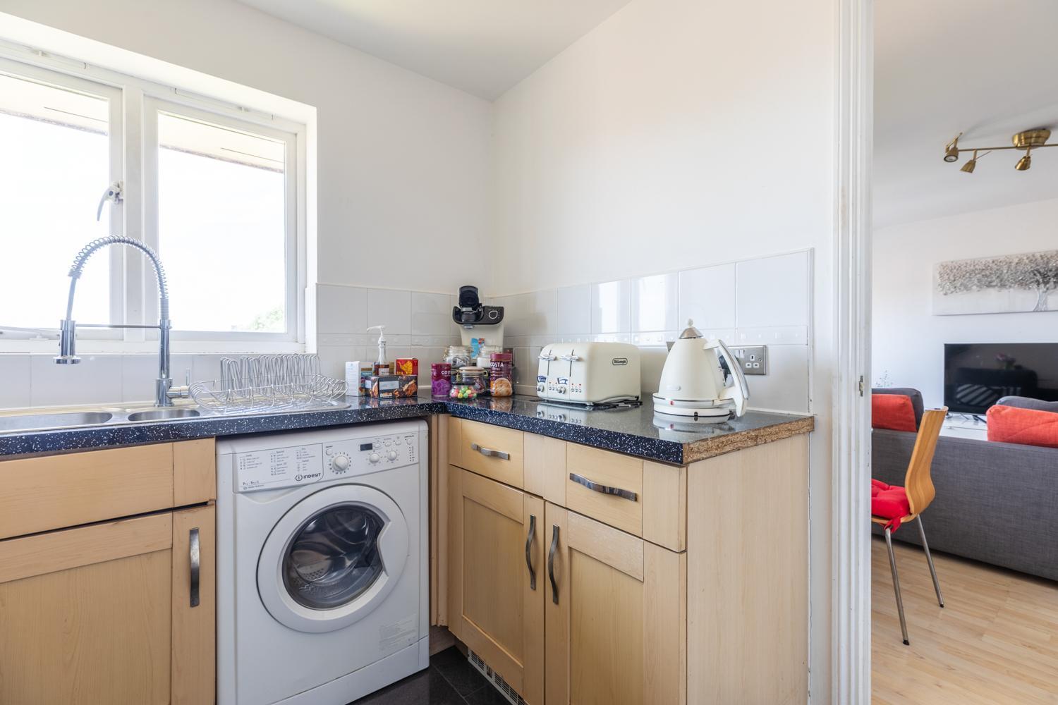 Skyline Haven - Modern 2b, Parking, Wifi & 4ktv Appartement Londres