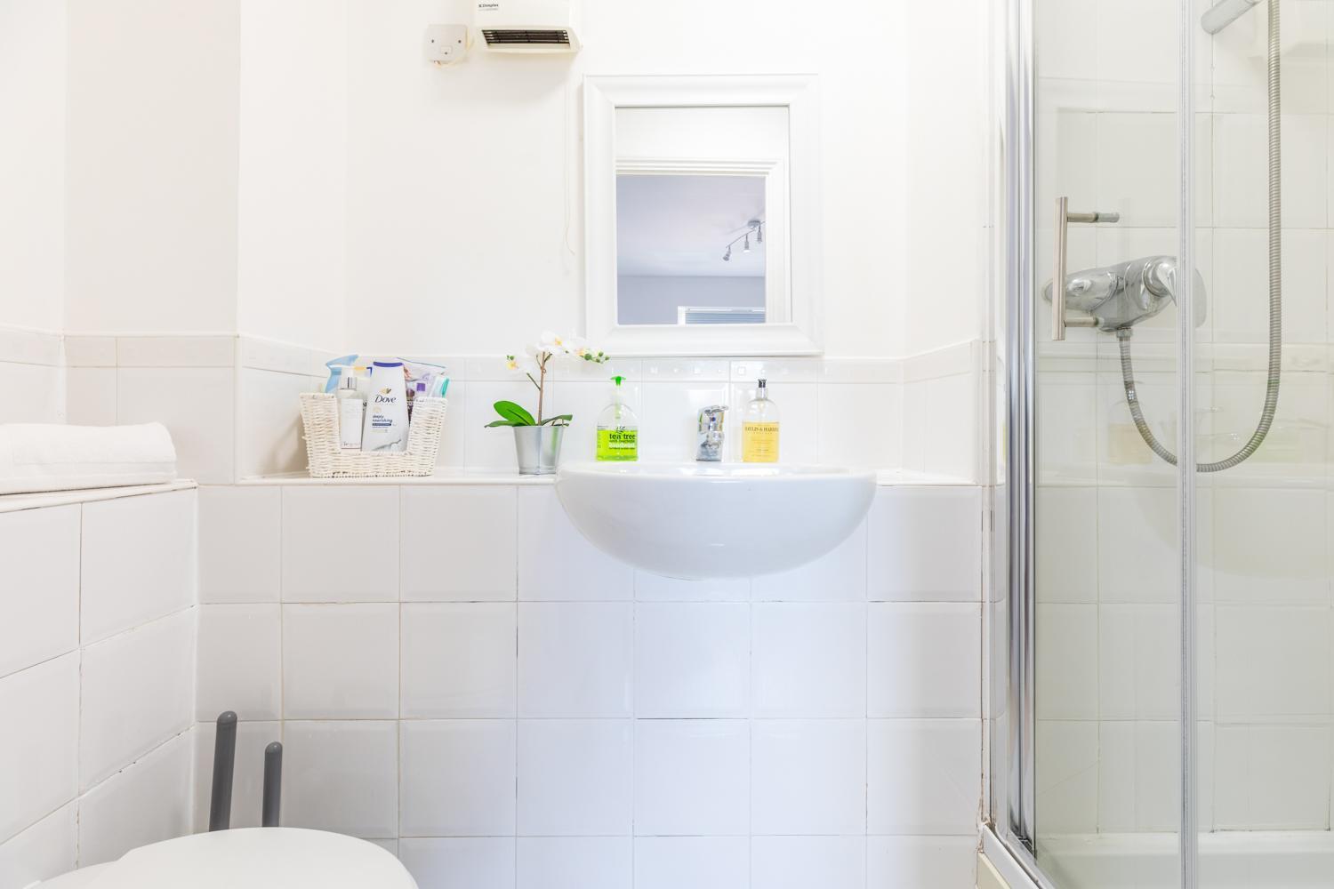 Appartement Skyline Haven - Modern 2b, Parking, Wifi & 4ktv Londres