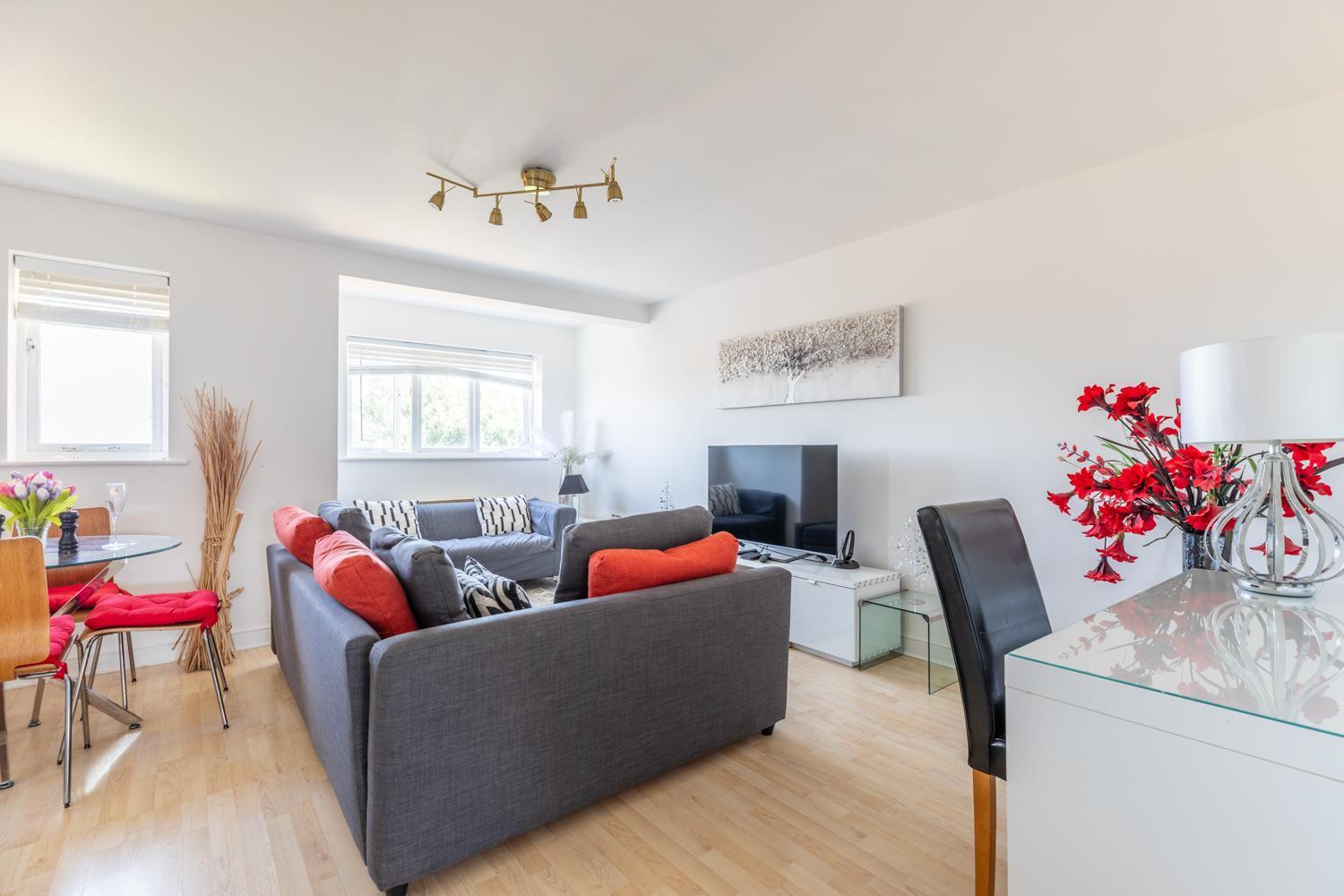 Skyline Haven - Modern 2b, Parking, Wifi & 4ktv Londres
